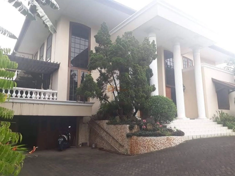 Jakarta Selatan Bukit Golf Pondok Indah – Classic Mediterranean Villa 1.400m² Dekat PIM, Hitung Tanah 1 1