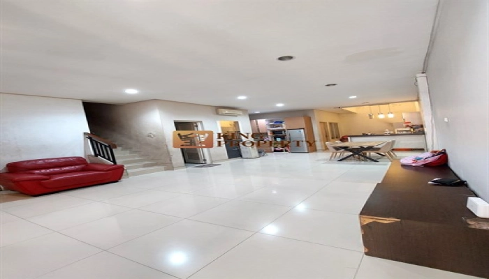 Jakarta Barat Recommend Murah! 2 Lantai Rumah Puri Mansion Buckingham Kembangan SHM <br> 2 1