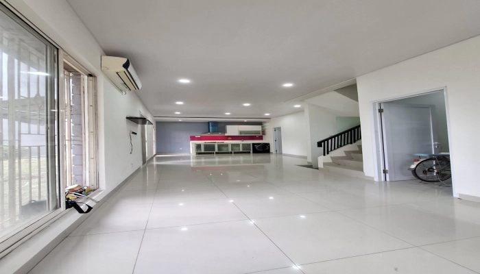 Jakarta Barat Dijual Rumah Hoek 2 Lt Selesai Renov 9x16 puri mansion Jakarta Barat 6 1