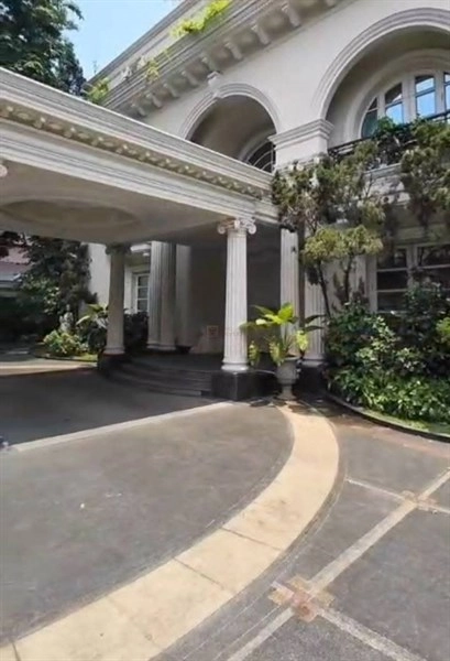 Jakarta Selatan Dijual Cepat Rumah Pondok Indah Golf Jakarta Selatan — Modern Contemporary Tropical Luxury, Dekat Pondok Indah Mall, JIS & RSPI    1 1