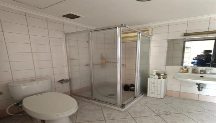 Jakarta Barat Spacious 3BR Apartment Slipi 118m² – Prime Location Near Sudirman, Senayan & Central Park Area 10 10