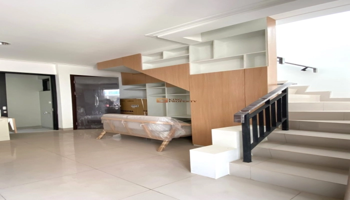 Jakarta Utara Nyaman & Bergengsi! Rumah Modern 2 Lantai Furnish di Pantai Indah Kapuk Cluster Alabama 3 1000426136