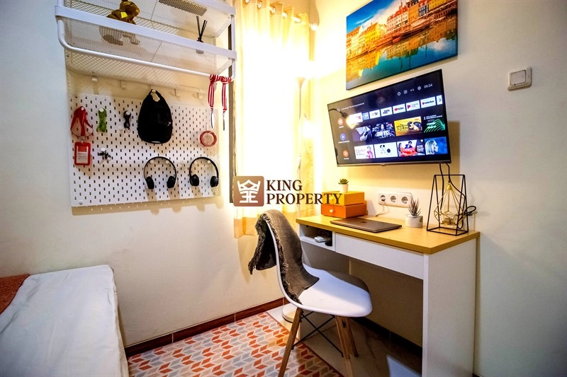 Jakarta Selatan Investasi Langka! Kost Mewah Lebak Bulus Icon Residence Full Terisi 10 10_ada_smarttv_meja_dan_kursi_tiap_kamar__lebak_bulus_icon_residence_lir