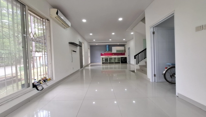 Jakarta Barat Dijual Rumah Hoek 2 Lt Selesai Renov 9x16 puri mansion Jakarta Barat 16 11