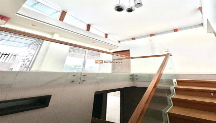 Jakarta Barat Dijual Cepat Rumah Mewah 3 Lantai di Kembangan Puri Mansion Buckingham 2 11