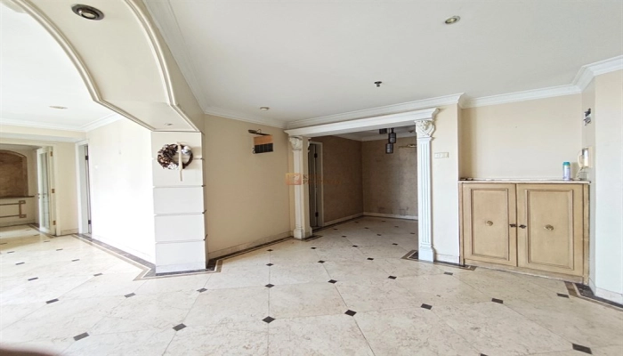 Jakarta Barat Elegant Classic 2BR Apartment Slipi 118m² – Prime Location Near Sudirman, Senayan & Central Park 11 11
