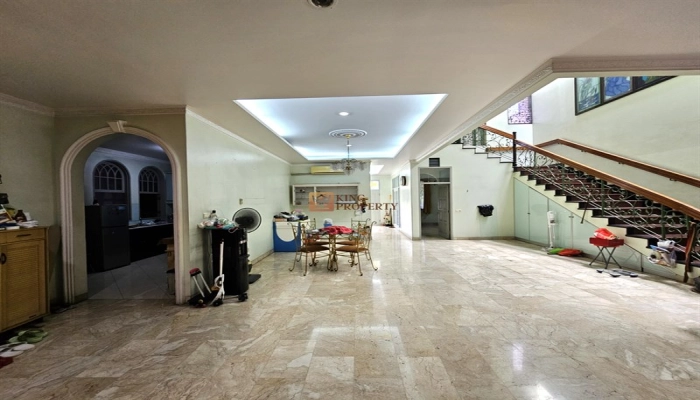 Jakarta Barat Dekat Tol Kebon Jeruk, Dijual Rumah Tosiga Strategis di Duri Kepa SHM 13 12