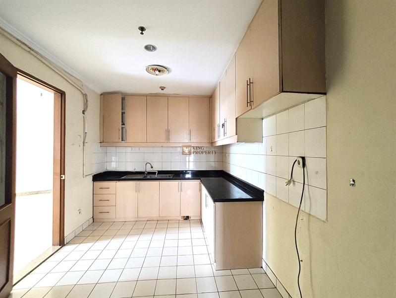 Jakarta Barat 3BR Apartemen Slipi Harga Best Deal! Luas, Banyak Cahaya, Dekat Central Business District Sudirman 12 13