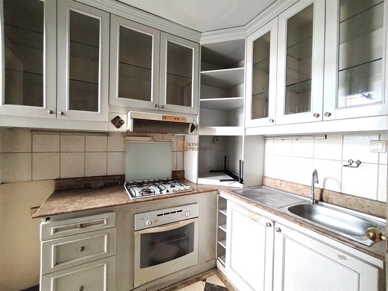 Jakarta Barat Elegant Classic 2BR Apartment Slipi 118m² – Prime Location Near Sudirman, Senayan & Central Park 13 13