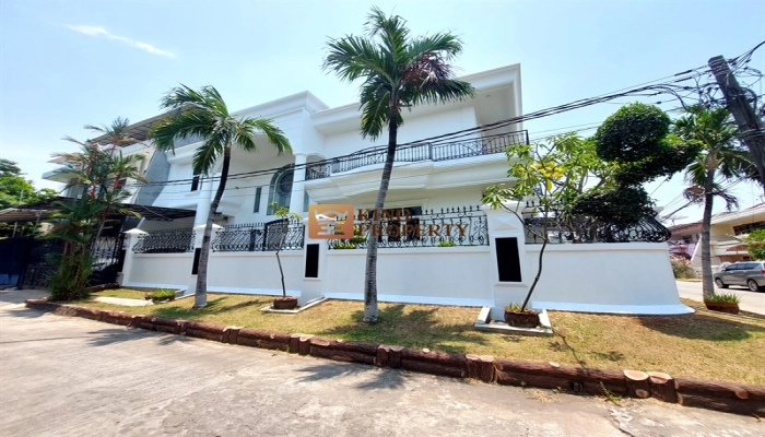 Jakarta Utara Unit Corner, Rumah Muara Karang American Classic Siap Huni 13 14
