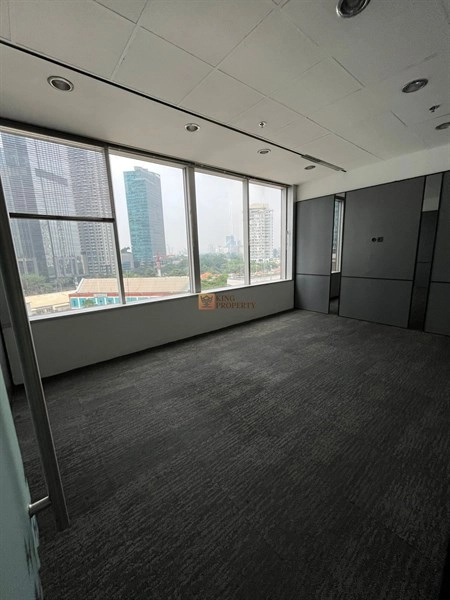 Jakarta Selatan Office Space Menara Sudirman SCBD Semi Furnish 300m² – City View GBK & FX Sudirman  14 14