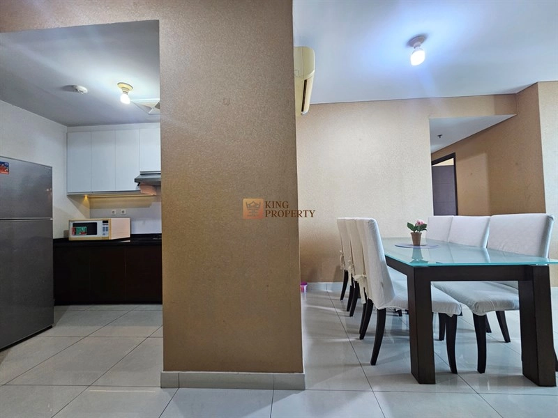 Central Park Unit Strategis, 2BR Condominium Central Park Residence Furnished 15 14