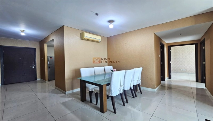 Central Park Unit Strategis, 2BR Condominium Central Park Residence Furnished 16 15