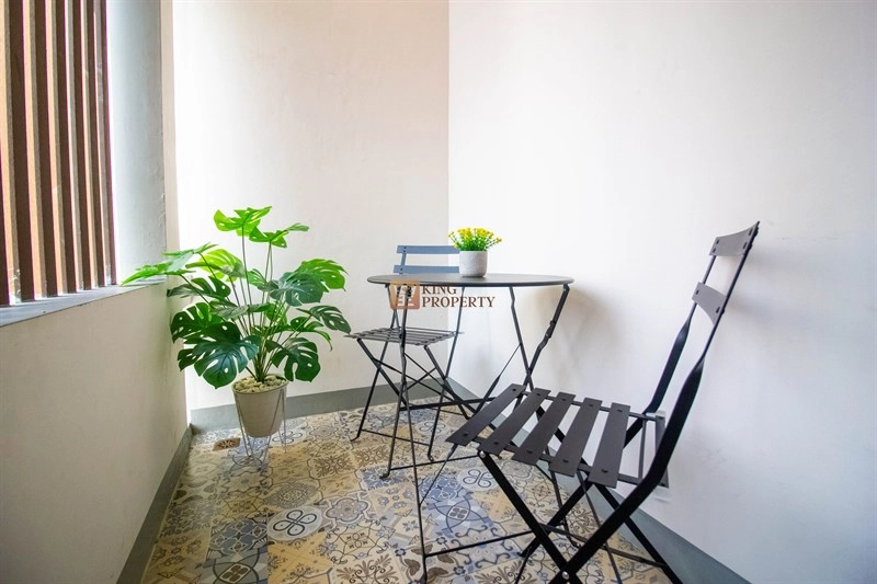 Jakarta Barat Fully Furnish Rumah Kost Super Lengkap di Tomang Citrine Residence SHM 15 15_ada_tempat_duduk_di_balkon_lantai_3