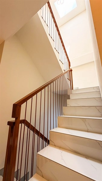 Jakarta Barat Dijual Rumah Kost 4 Lantai Tanjung Duren Raya Modern Contemporary Fasad Art Deco 15 15_lorong_yg_lega_2