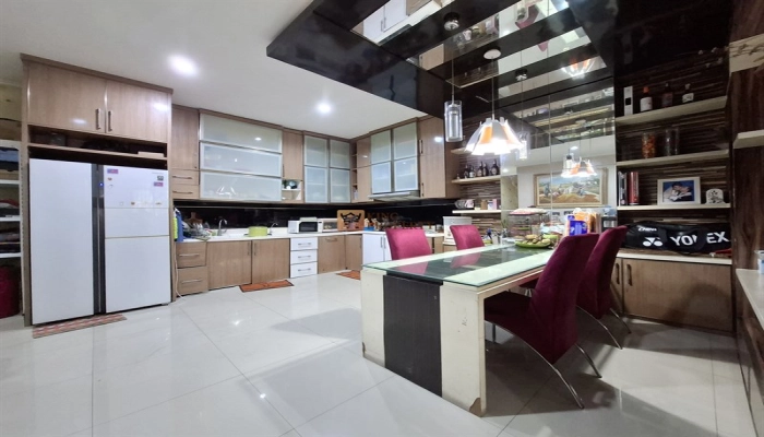 Jakarta Barat Living in Style! Rumah Cantik Furnish Puri Mansion Akses Tol Strategis 9 16