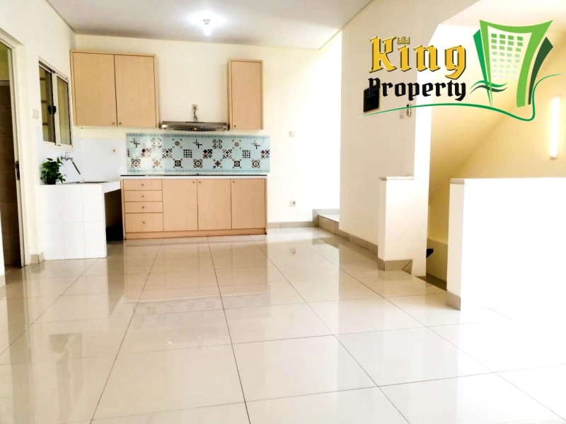 Jakarta Utara Hot Deal Special Price! Rumah Hoek Bagus 3 Lantai Long Beach PIK Terang Rapih Bersih Nyaman. 1 16