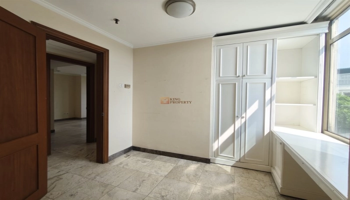 Jakarta Barat 3BR Apartemen Slipi Harga Best Deal! Luas, Banyak Cahaya, Dekat Central Business District Sudirman 13 16