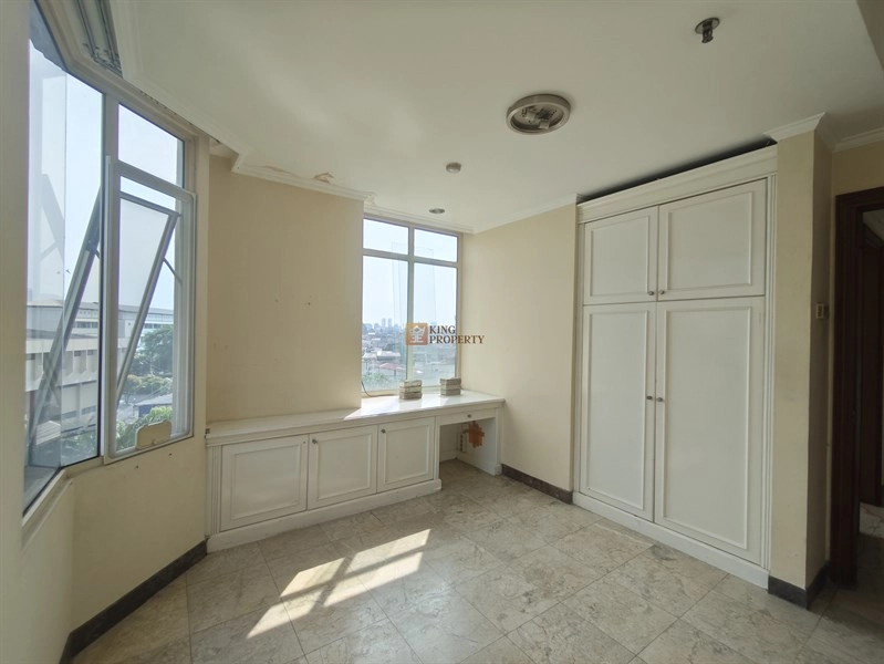 Jakarta Barat 3BR Apartemen Slipi Harga Best Deal! Luas, Banyak Cahaya, Dekat Central Business District Sudirman 14 17