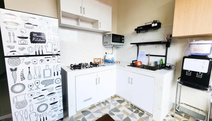 Jakarta Barat Super Strategis, Rumah Kost Avela Residence Tanjung Duren Furnished 17 17_dapur_bersama_dgn_kompor_tanam_microwave_dan_peralatan_makan_800x600