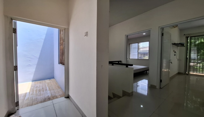 Jakarta Barat Dijual Rumah Hoek 2 Lt Selesai Renov 9x16 puri mansion Jakarta Barat 23 18