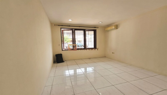 Jakarta Utara Disewa Rumah 2 Lantai Minimalis Camar Permai PIK Rapi Nyaman 10 18