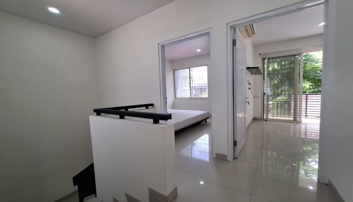 Jakarta Barat Dijual Rumah Hoek 2 Lt Selesai Renov 9x16 puri mansion Jakarta Barat 24 19