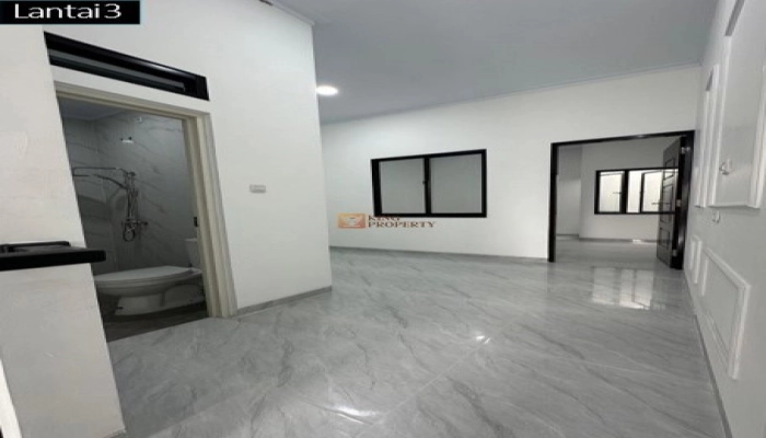 Jakarta Barat Rumah Eksklusif 3 Lantai Tanjung Duren Barat Desain Modern, Akses 3 Mobil, Bebas Banjir! 19 19