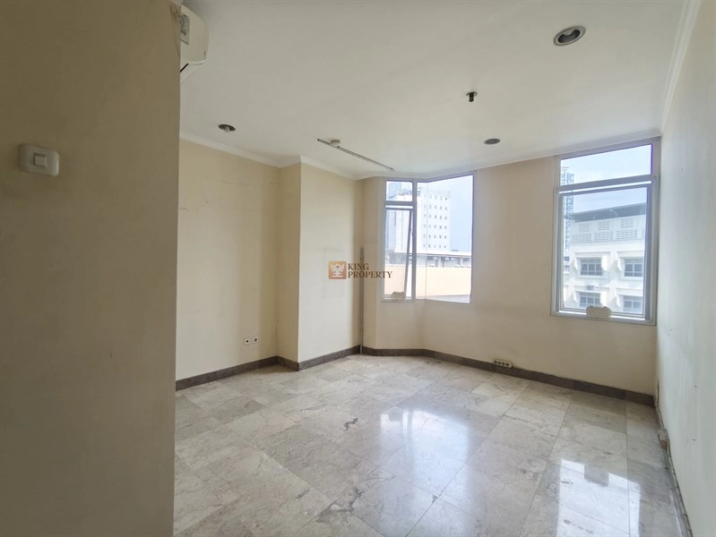 Jakarta Barat 3BR Apartemen Slipi Harga Best Deal! Luas, Banyak Cahaya, Dekat Central Business District Sudirman 16 19