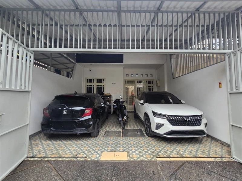 Jakarta Utara Dijual BU! Rumah Taman Permata Indah 2 Lantai Modern Minimalis Dekat Tol & Pasar Teluk Gong, Kuliner, GBI Rock Pantai Indah Kapuk, Dekat Kompleks Taman Duta Mas Jelambar   <br> 2 2
