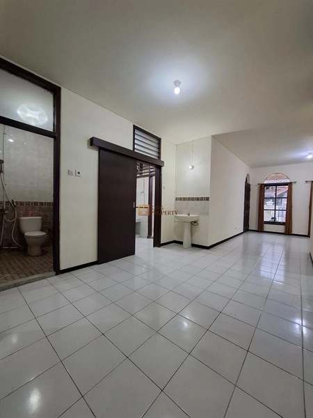 Jakarta Barat Disewakan Rumah Minimalis Full Renov Kebon Jeruk Baru, Lingkungan Aman dan Bebas Banjir   3 2