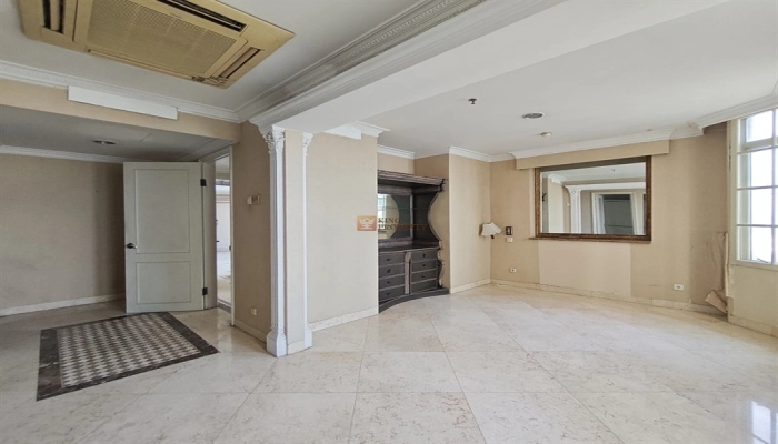 Jakarta Barat Elegant Classic 2BR Apartment Slipi 118m² – Prime Location Near Sudirman, Senayan & Central Park 20 20