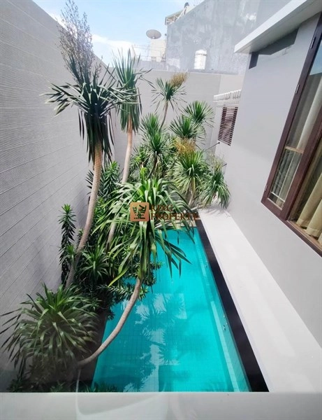 Jakarta Barat Private Pool! Rumah Green Garden Residence 2 Lantai Bali Design SHM<br><br> 20 20