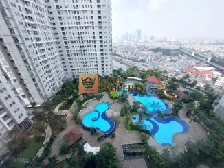 Unit Langka 3BR 72m2 Hook Apartemen Season City Tambora Pool View