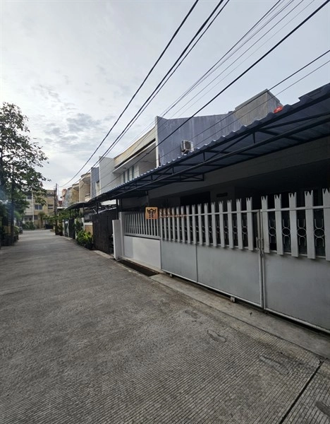 Jakarta Barat Disewakan Rumah 1,5 Lantai Jelambar Kav. Polri – Dekat Central Park, Trisakti & Bebas Banjir! 99 20251111_1605411