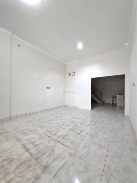 Jakarta Barat Disewakan ruko 3 lantai Jelambar – dekat Central Park Mall & kampus besar, lokasi strategis! 29 20260428_165507