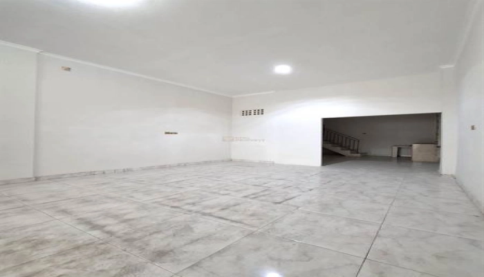 Jakarta Barat Disewakan ruko 3 lantai Jelambar – dekat Central Park Mall & kampus besar, lokasi strategis! 29 20260428_165507