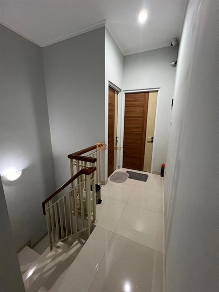 Bodetabek Lokasi Strategis, Rumah Green Bintaro Indah 2 Lantai Furnish SHM 22 21
