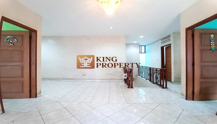 Jakarta Barat Hunian Strategis! Rumah 2 Lantai di Ratu Cempaka Timur II SHM 12 23