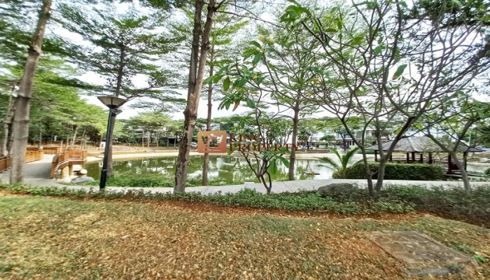 Jakarta Barat Furnish Interior! Rumah 2,5 Lantai Golf Lake Residence Cengkareng SHM 15 24