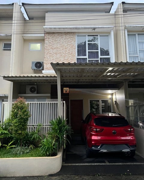 Bodetabek Lokasi Strategis, Rumah Green Bintaro Indah 2 Lantai Furnish SHM 26 25