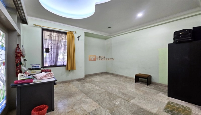 Jakarta Barat Dekat Tol Kebon Jeruk, Dijual Rumah Tosiga Strategis di Duri Kepa SHM 27 26