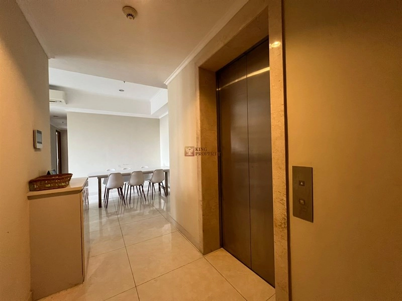 Taman Anggrek Residence Private Lift, Disewa 3 BR Condominium Taman Anggrek Residences, Interior Modern Minimalis Elegan, Akses Langsung ke Mall Taman Anggrek  25 27