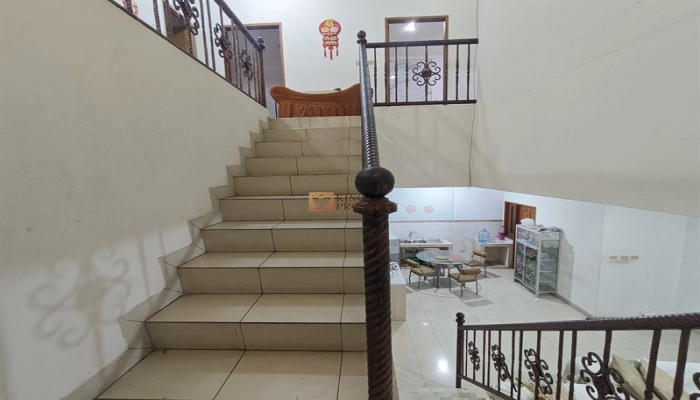 Jakarta Utara Disewakan Rumah 2 Lantai Rapi di Teluk Gong, 3 Kamar Tidur, Full Furnish, Lokasi Strategis! Taman Permata Indah Siap Huni untuk Keluarga Nyaman! 27 27