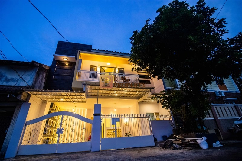 Jakarta Selatan Investasi Langka! Kost Mewah Lebak Bulus Icon Residence Full Terisi 2 2_tampak_depan_malam__lebak_bulus_icon_residence_lir