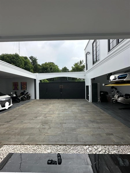Jakarta Selatan Exclusive House Modern Luxury Contemporary + Private Pool Veteran Jakarta Selatan Dekat Tol & PIM  Bonus Kost 8 Pintu, RS Sutoyo Kemhan, Pondok Indah Mall, 15 menit Gandaria City       3 3