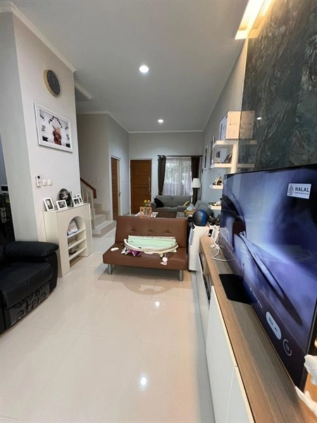 Bodetabek Lokasi Strategis, Rumah Green Bintaro Indah 2 Lantai Furnish SHM 4 3