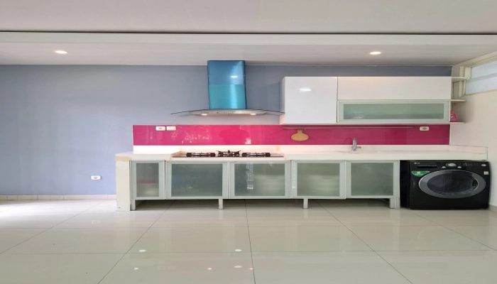 Jakarta Barat Dijual Rumah Hoek 2 Lt Selesai Renov 9x16 puri mansion Jakarta Barat 8 3