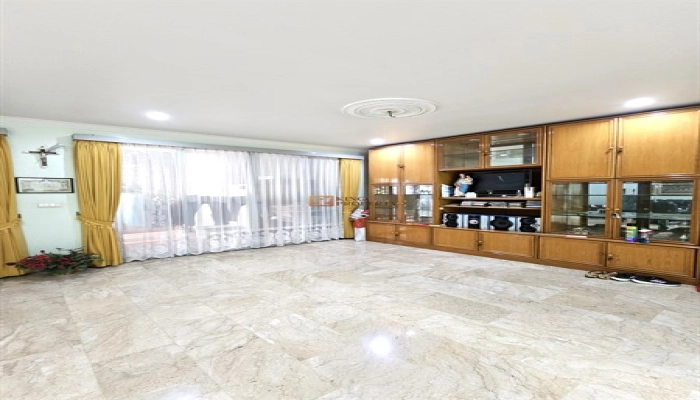 Jakarta Barat Dekat Tol Kebon Jeruk, Dijual Rumah Tosiga Strategis di Duri Kepa SHM 4 3