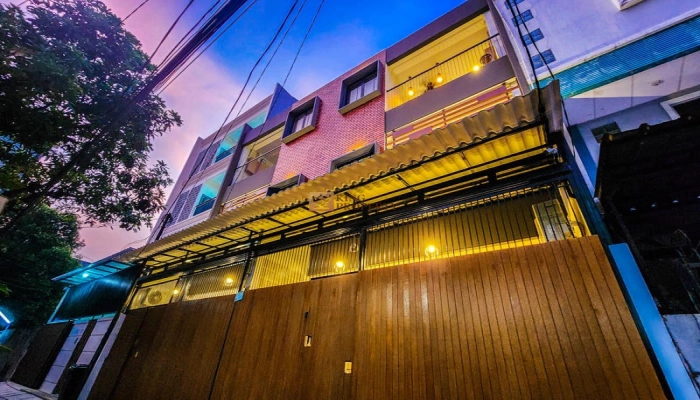 Jakarta Barat Super Strategis, Rumah Kost Avela Residence Tanjung Duren Furnished 3 3_tampak_depan__malam_1_800x600